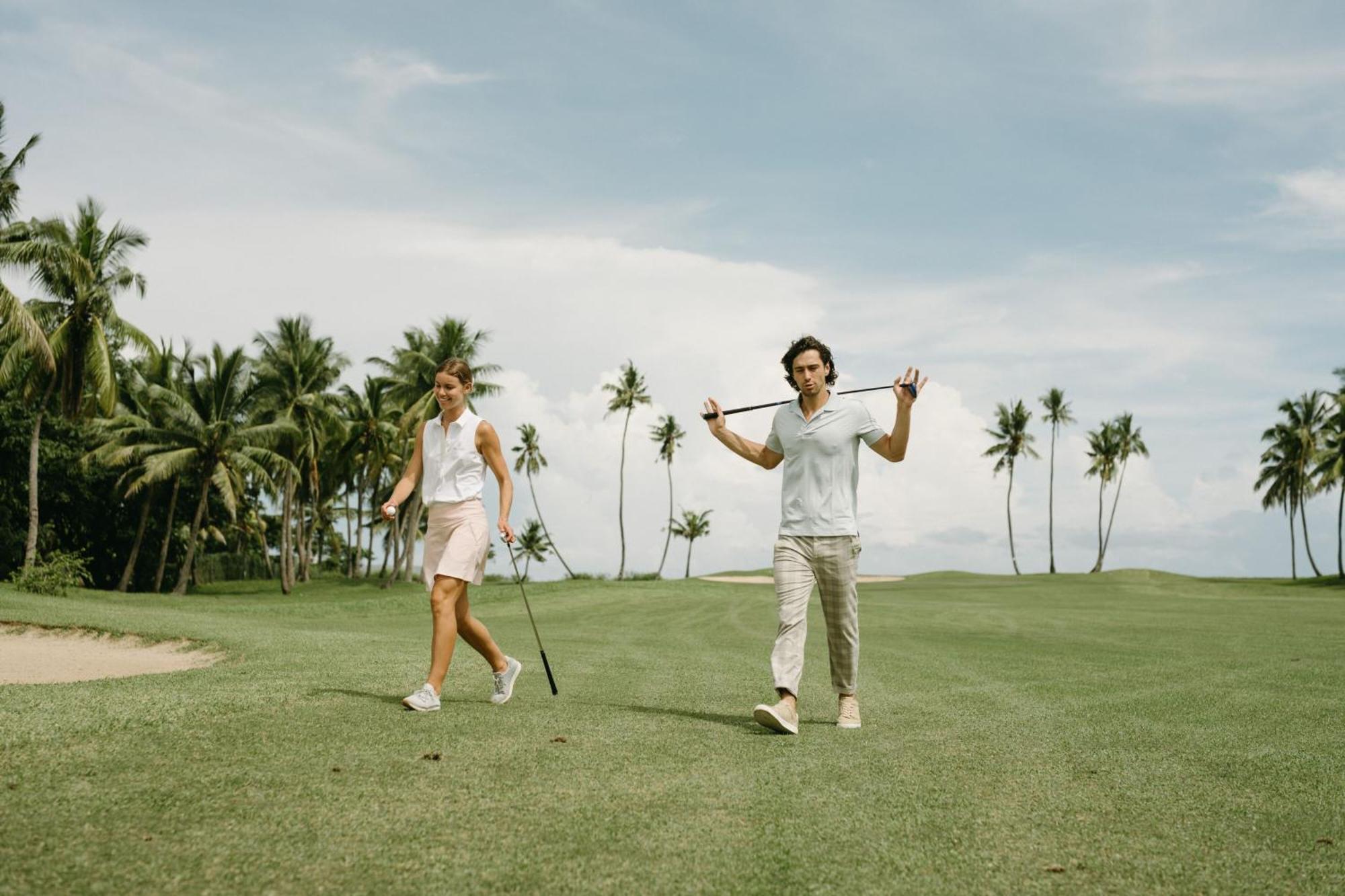Sheraton Fiji Golf & Beach Resort Denarau Island Bagian luar foto Golfers at the Laguna Golf and Country Club