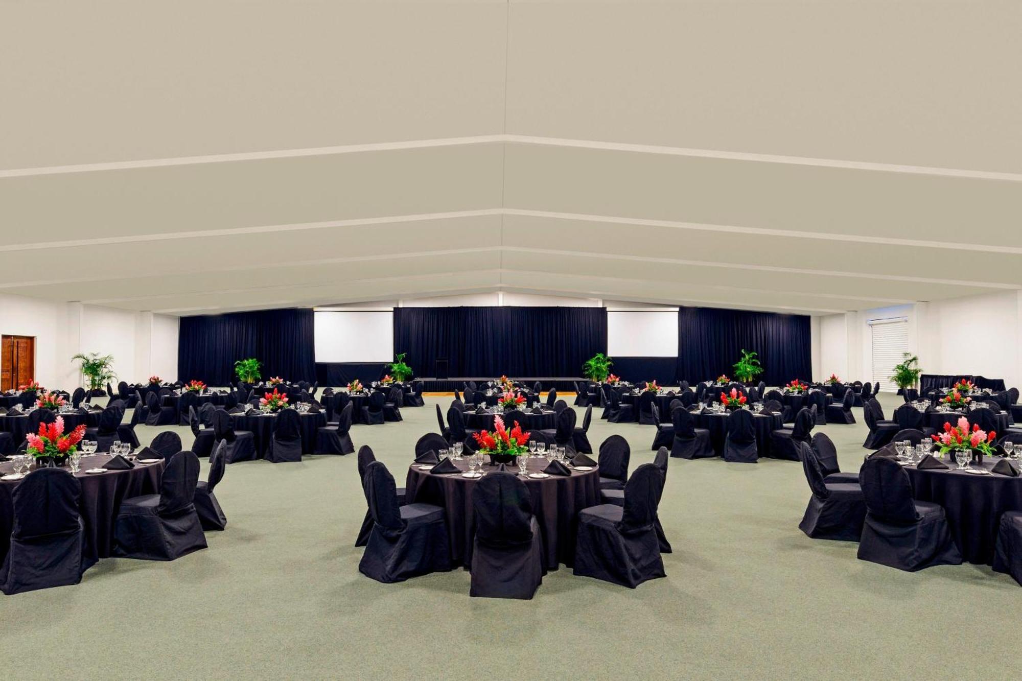 Sheraton Fiji Golf & Beach Resort Denarau Island Bagian luar foto The Grand Ballroom