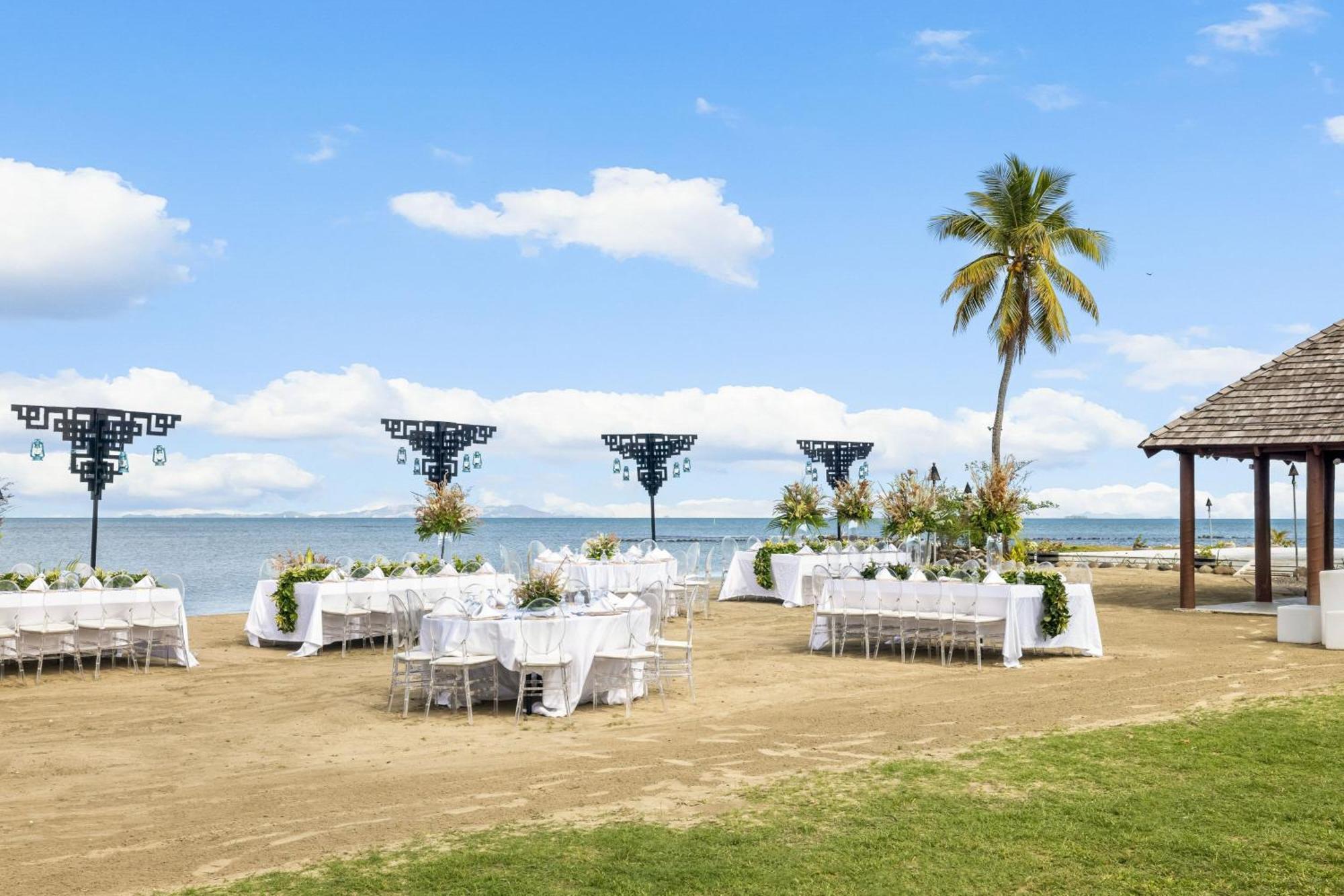 Sheraton Fiji Golf & Beach Resort Denarau Island Bagian luar foto Beachfront at the Royal Palm Beach Hotel