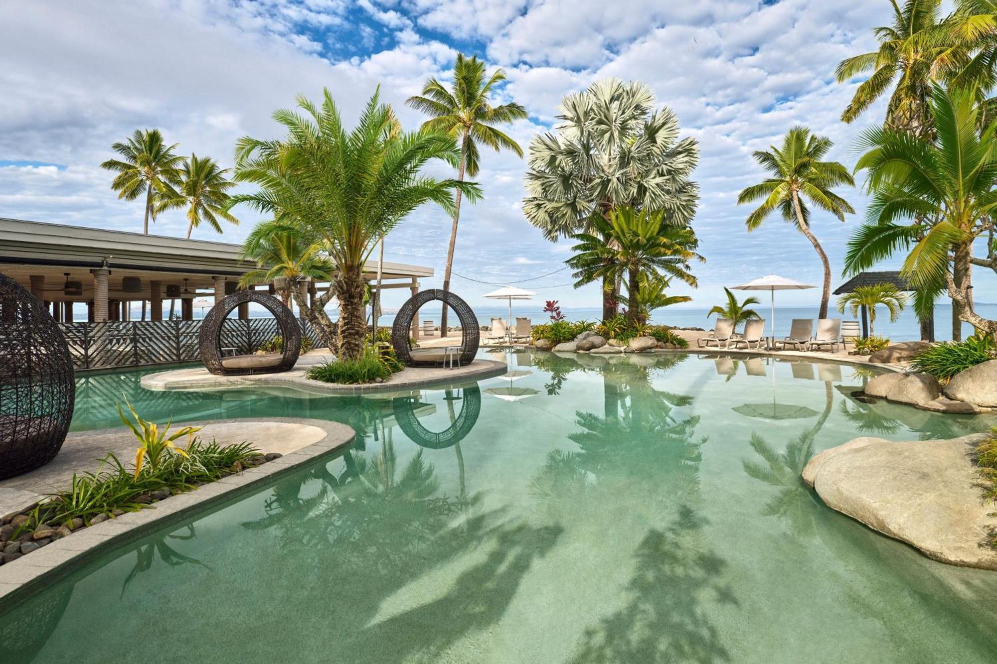 Sheraton Fiji Golf & Beach Resort Denarau Island Bagian luar foto The pool at the Sheraton Resort Fiji