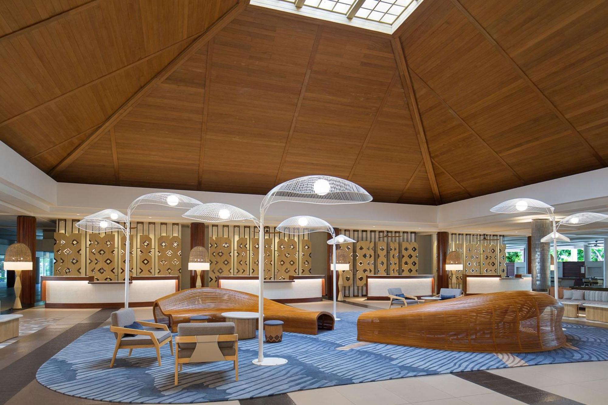 Sheraton Fiji Golf & Beach Resort Denarau Island Bagian luar foto The lobby of the hotel