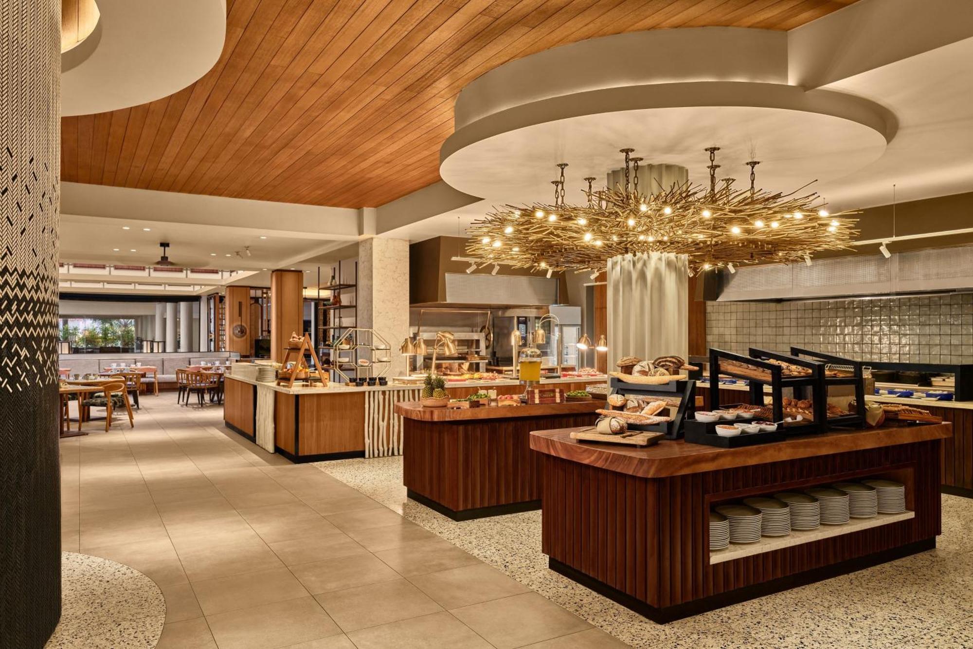Sheraton Fiji Golf & Beach Resort Denarau Island Bagian luar foto The buffet at the Hilton San Diego Bayfront