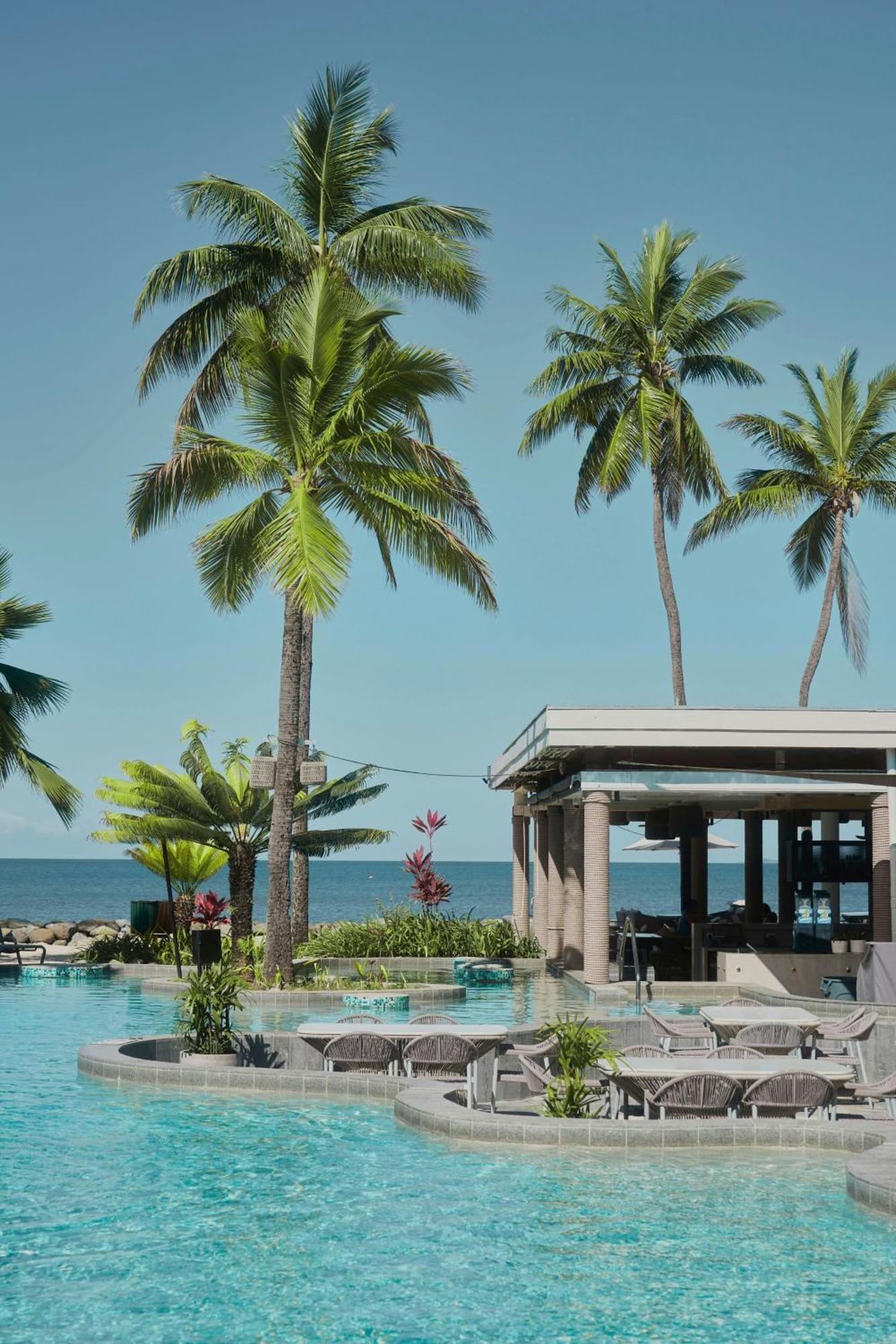 Sheraton Fiji Golf & Beach Resort Denarau Island Bagian luar foto The pool at the Sheraton Resort