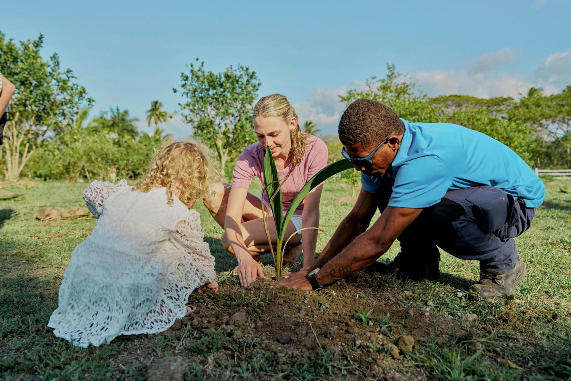 Sheraton Fiji Golf & Beach Resort Denarau Island Bagian luar foto Princess Alexandra of Denmark and her children planting a tree in Tanzania